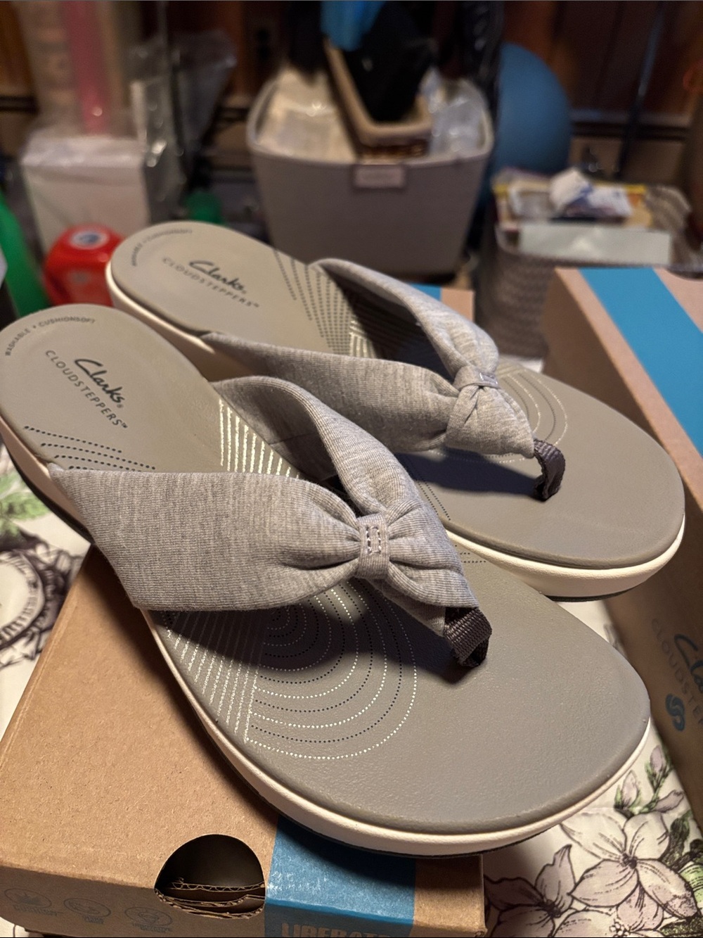 Clarks Cloudsteppers Arla GlisonLight Gray Knot-Front Women's Sandals 9M new
